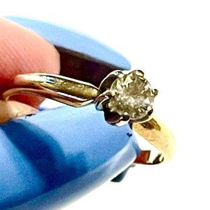Ladies Sparkly Diamond Engagement / Promise Ring in 14k Yellow Gold Setting 6.5+